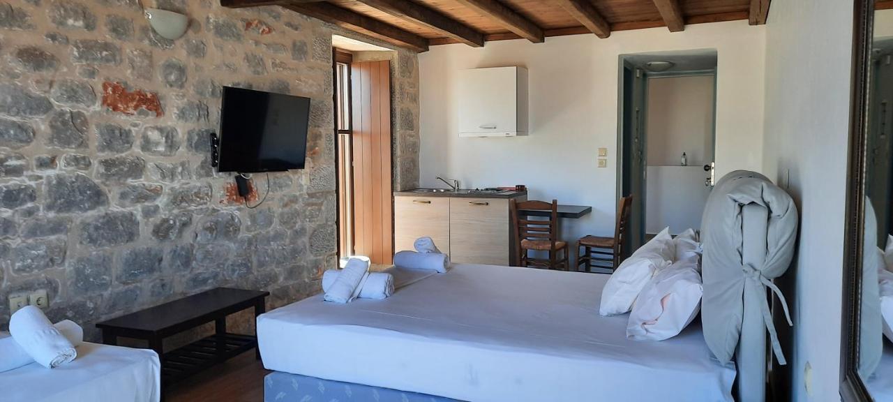 Koukouri Suites Areopoli Exterior photo