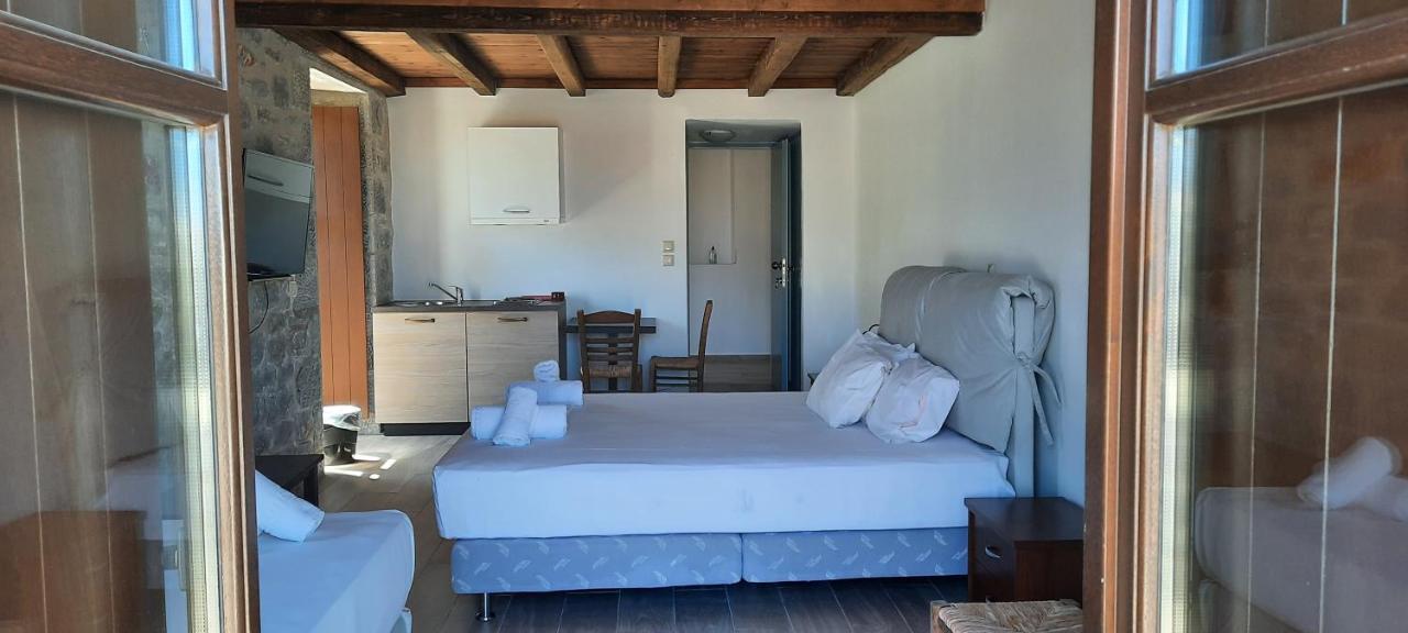 Koukouri Suites Areopoli Exterior photo