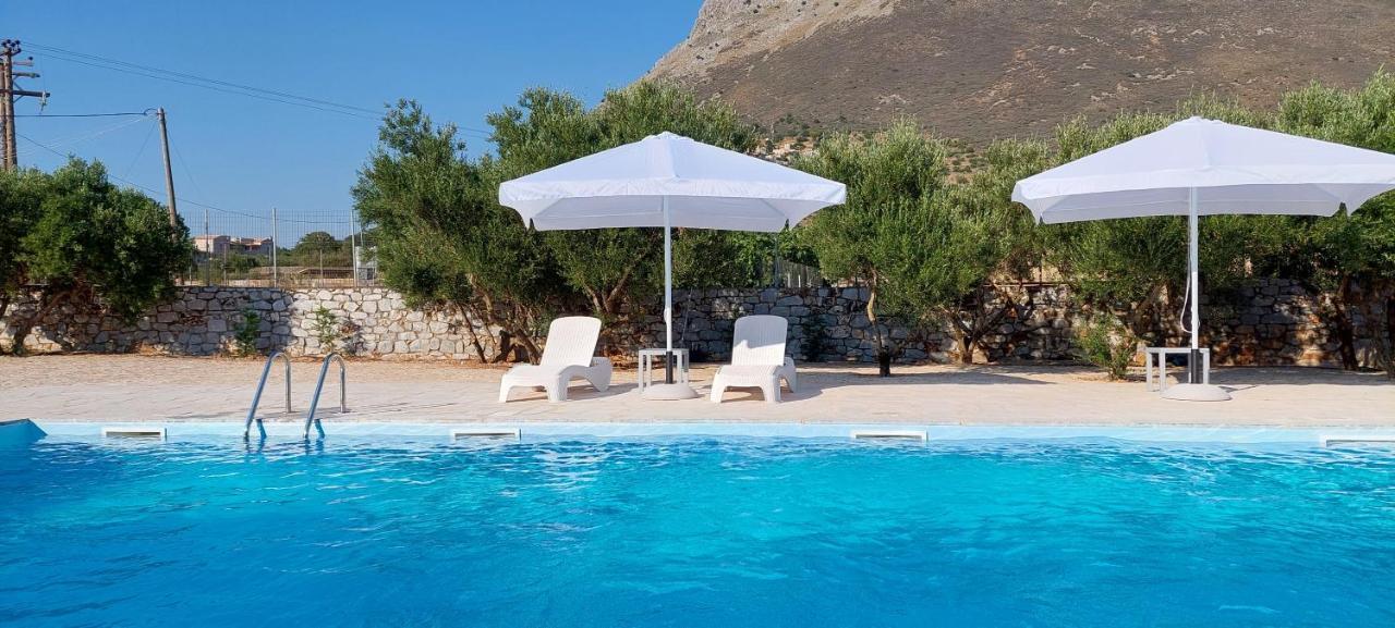 Koukouri Suites Areopoli Exterior photo