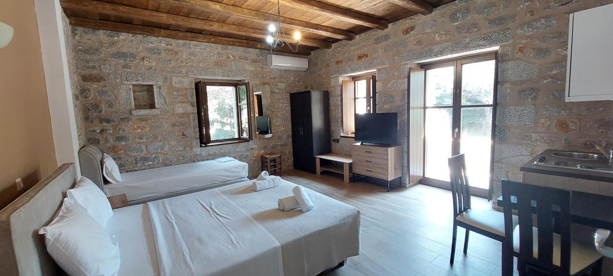 Koukouri Suites Areopoli Exterior photo