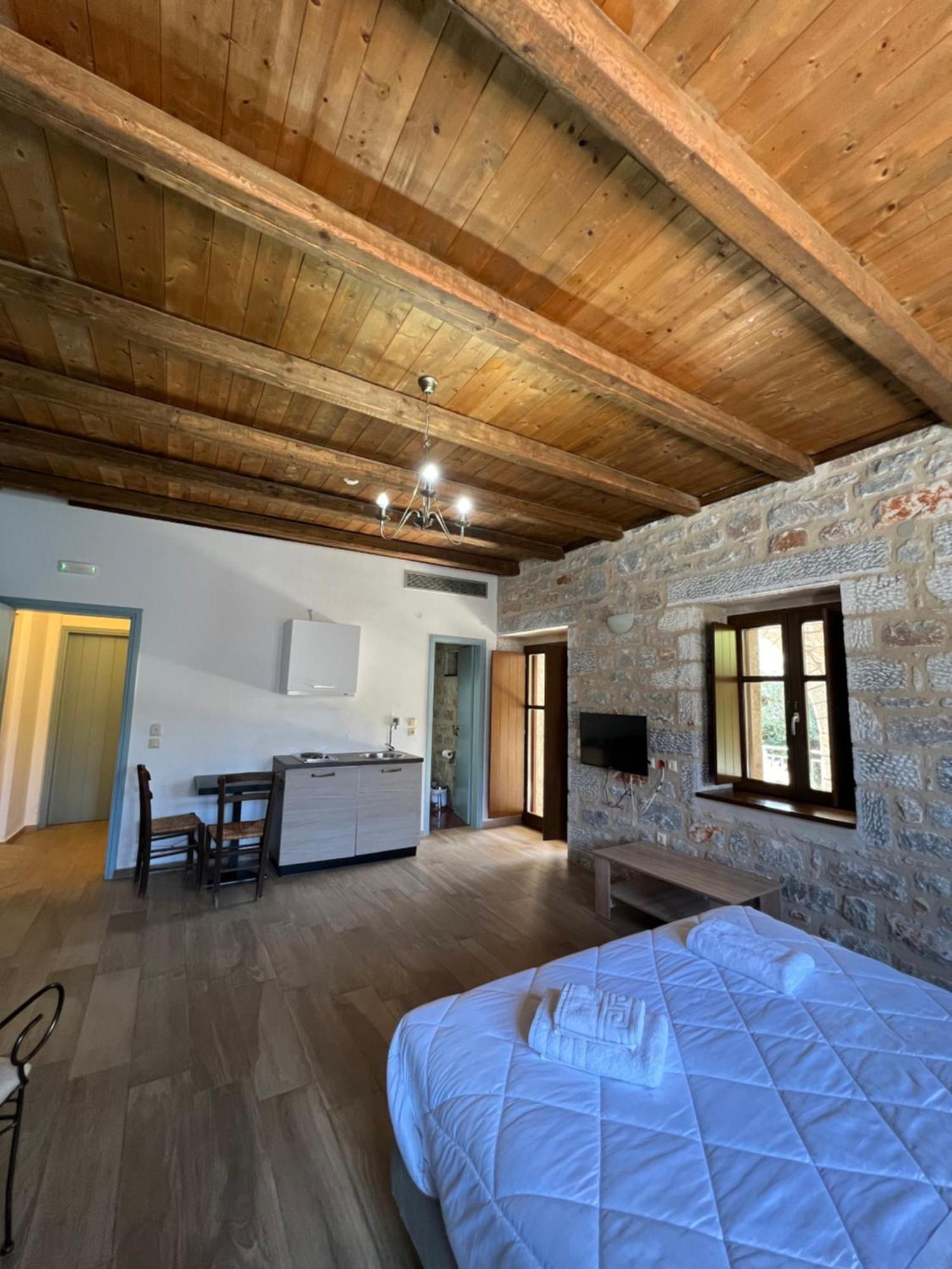 Koukouri Suites Areopoli Exterior photo