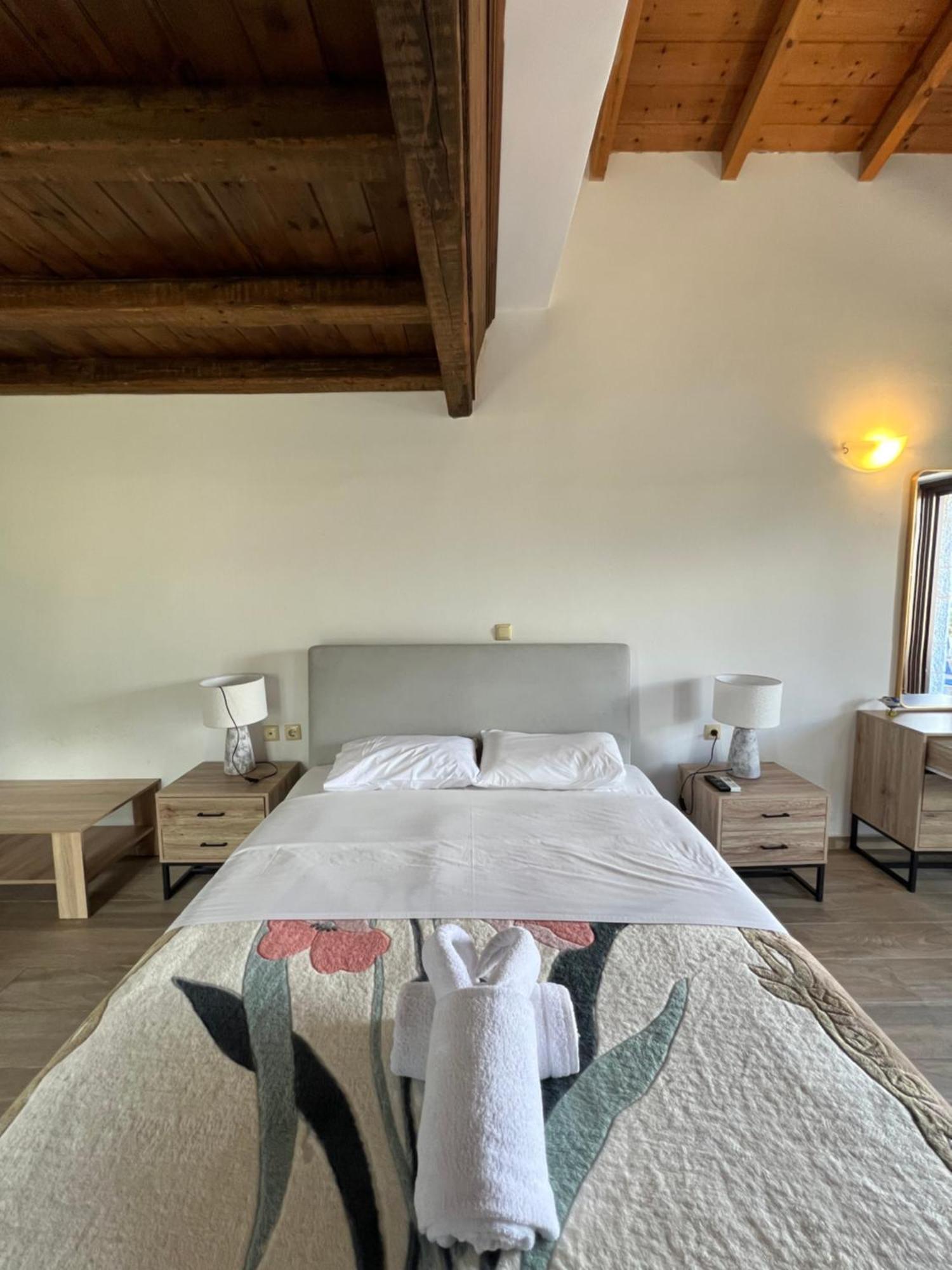Koukouri Suites Areopoli Exterior photo
