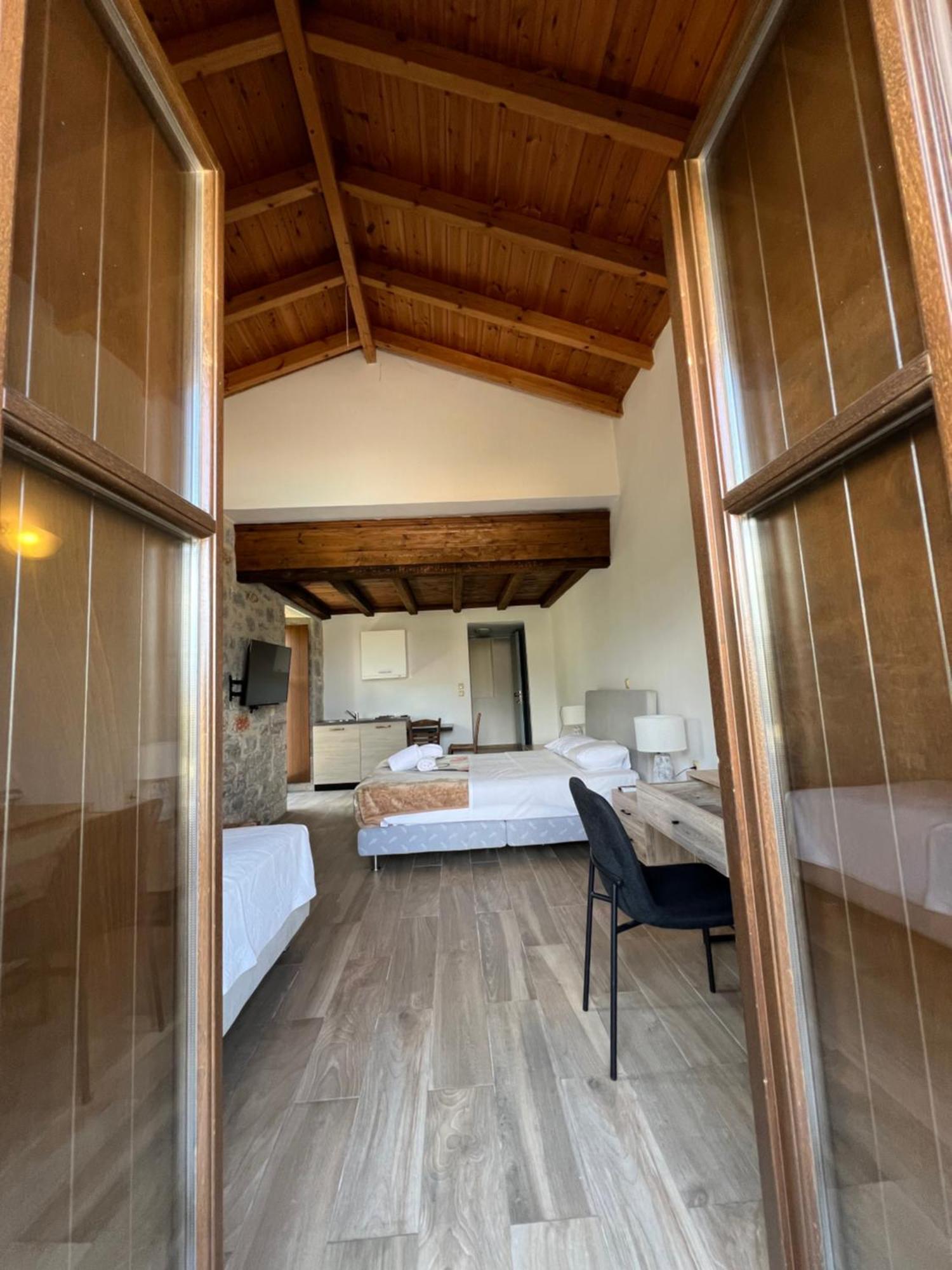 Koukouri Suites Areopoli Exterior photo